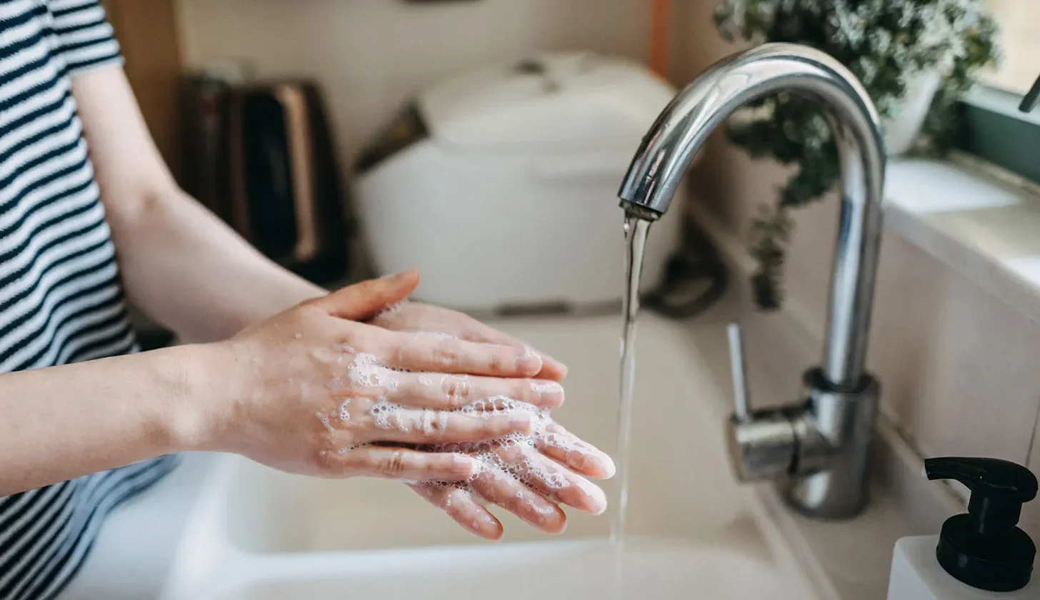 dirty hand
